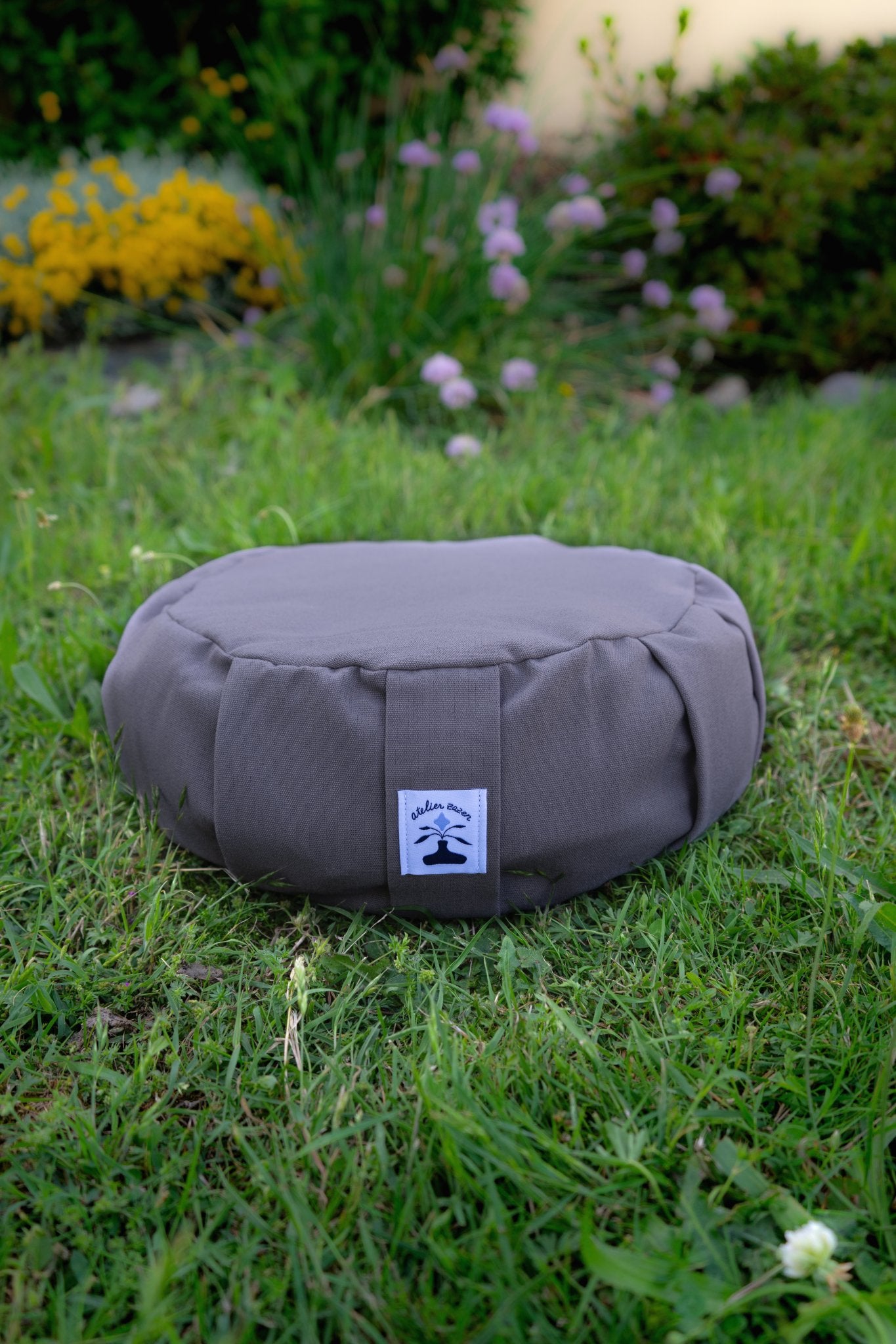 Coussin de méditation en extérieur - gris