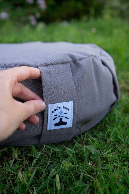 Coussin de méditation en extérieur - gris